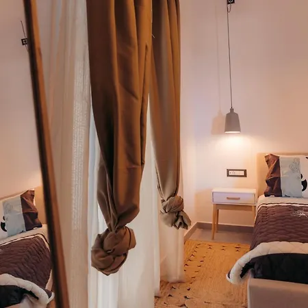 Iviskos Lux 度假居 *